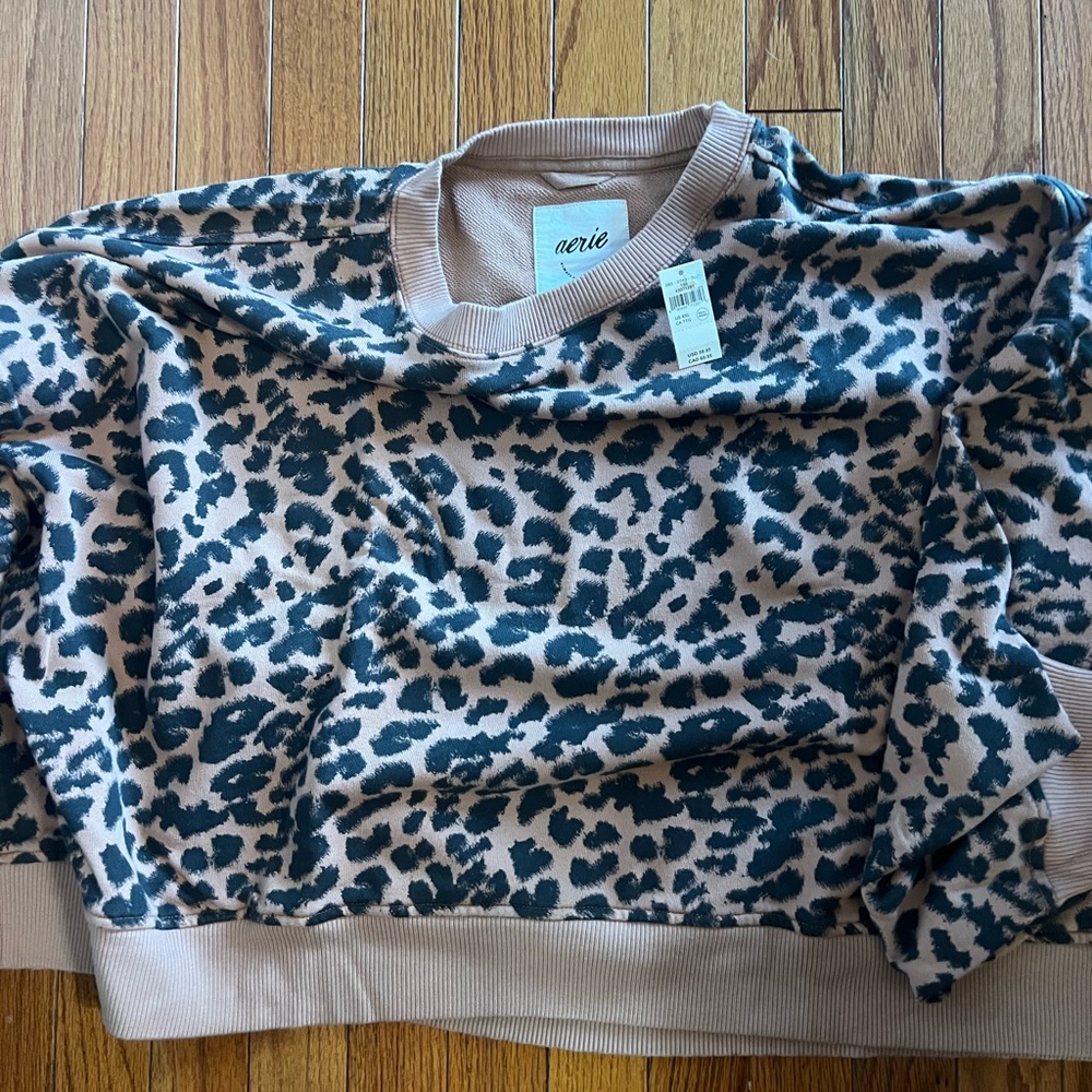 Aerie Women's Animal Print sweatshirt - Black and Cream